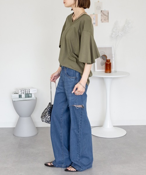 RCD(アールシーディー)の「ボリュームフレア袖Vネックカットソー(Tシャツ/カットソー・レディース・オフホワイト/ブラック/カーキ/チャコールグレー/ベージュ・M-L/LL~3L/4L~5L)」の9枚目の写真