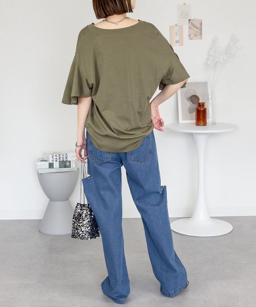 RCD(アールシーディー)の「ボリュームフレア袖Vネックカットソー(Tシャツ/カットソー・レディース・オフホワイト/ブラック/カーキ/チャコールグレー/ベージュ・M-L/LL~3L/4L~5L)」の10枚目の写真