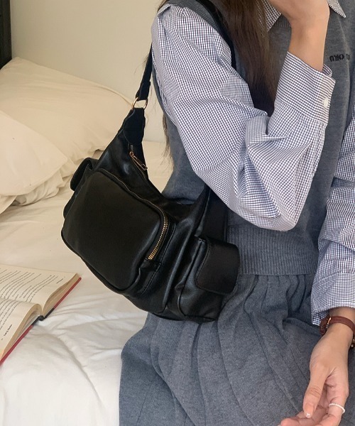 mebole(メボレ)の「Utility Multi Pocket Shoulder Bag(ショルダーバッグ・レディース・ブラウン/ブラック・FREE)」の2枚目の写真