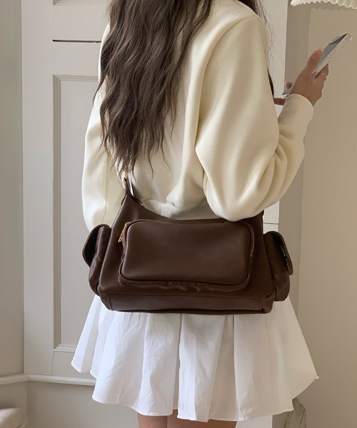 mebole(メボレ)の「Utility Multi Pocket Shoulder Bag(ショルダーバッグ・レディース・ブラウン/ブラック・FREE)」の12枚目の写真