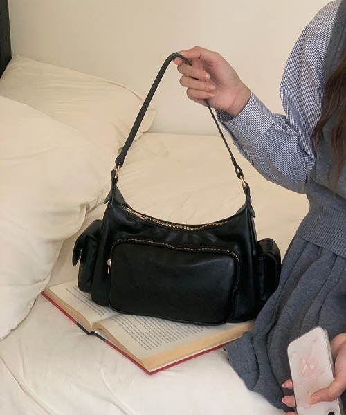 mebole(メボレ)の「Utility Multi Pocket Shoulder Bag(ショルダーバッグ・レディース・ブラウン/ブラック・FREE)」の9枚目の写真