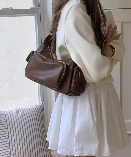 mebole(メボレ)の「Utility Multi Pocket Shoulder Bag(ショルダーバッグ・レディース・ブラウン/ブラック・FREE)」の14枚目の写真
