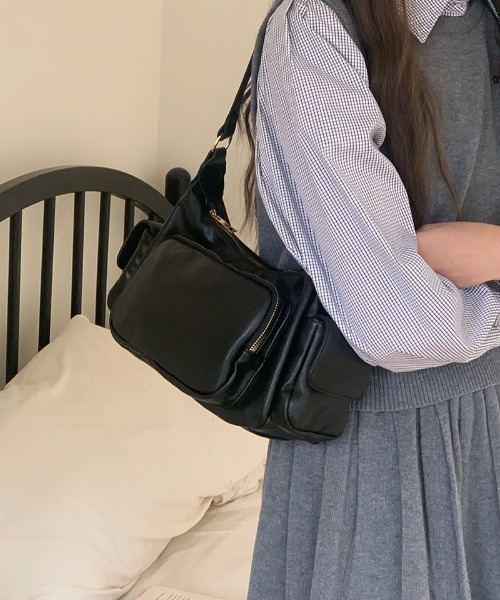 mebole(メボレ)の「Utility Multi Pocket Shoulder Bag(ショルダーバッグ・レディース・ブラウン/ブラック・FREE)」の5枚目の写真