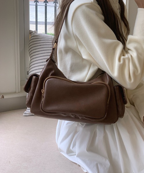 mebole(メボレ)の「Utility Multi Pocket Shoulder Bag(ショルダーバッグ・レディース・ブラウン/ブラック・FREE)」の13枚目の写真
