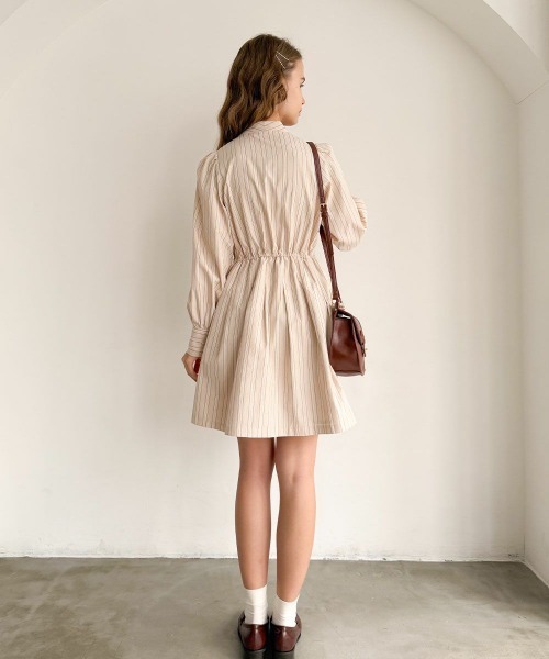 F i.n.t（フィント）の「ボリュームスリーブボウタイストライプワンピース/fint フィント（ワンピース・レディース・ライトベージュ/ブルーグレー・FREE）」の4枚目の写真
