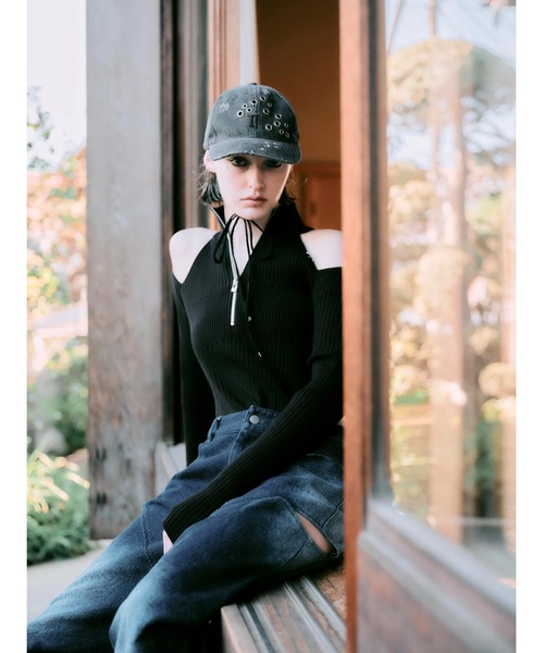 CREO STORE(クレオストア)の「【TAJEN:T】CUT OUT KNIT BODY SUITS/カットアウトニットボディースーツ/オープンショルダーニットトップス(ニット/セーター・レディース・ブラック/レッド・2/1)」の7枚目の写真
