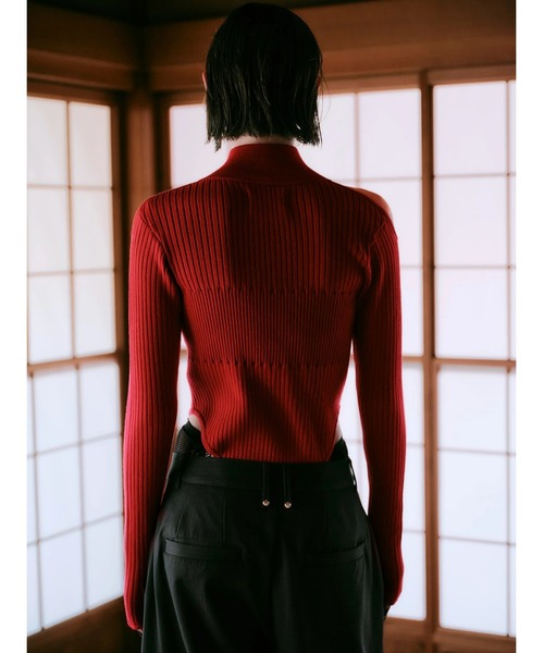 CREO STORE(クレオストア)の「【TAJEN:T】CUT OUT KNIT BODY SUITS/カットアウトニットボディースーツ/オープンショルダーニットトップス(ニット/セーター・レディース・ブラック/レッド・2/1)」の13枚目の写真