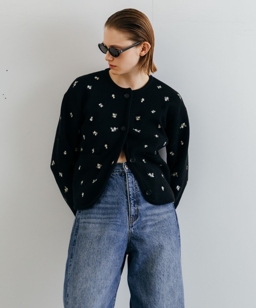 CREDONA（クレドナ）の「FLOWER EMBROIDERY CD/フラワーエンブロイダリーカーデ（カーディガン/ボレロ・レディース・ブラック/グレー・FREE）」の6枚目の写真