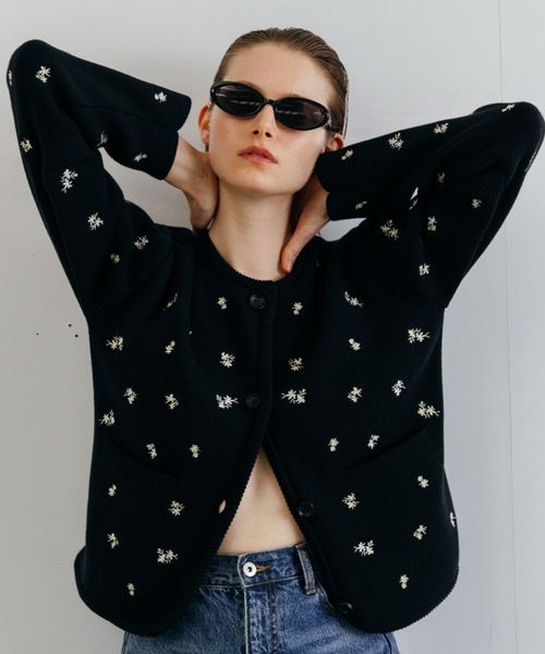 CREDONA（クレドナ）の「FLOWER EMBROIDERY CD/フラワーエンブロイダリーカーデ（カーディガン/ボレロ・レディース・ブラック/グレー・FREE）」の9枚目の写真