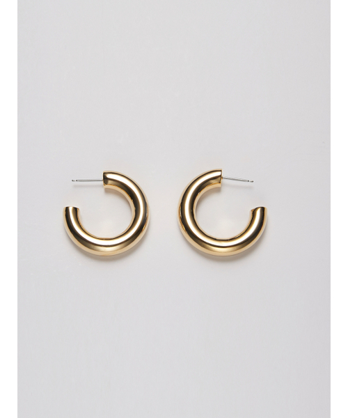 HEI（ヘイ）の「chubby volume hoop earring（ピアス（両耳用）・レディース・ホワイト/イエローゴールド・FREE）」の3枚目の写真