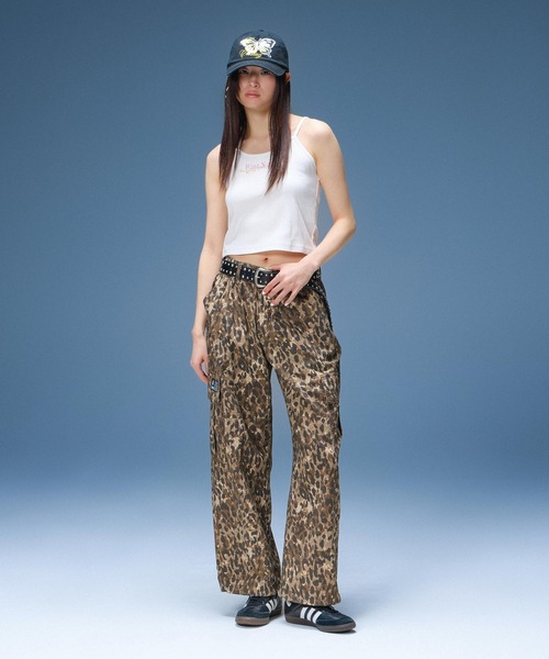 X-girl(エックスガール)の「BUTTERFLY SCRIPT LOGO 6PANEL CAP(キャップ・レディース・ホワイト/ブラック・ONE SIZE)」の4枚目の写真