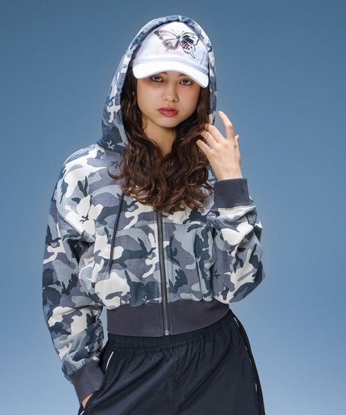X-girl(エックスガール)の「BUTTERFLY SCRIPT LOGO 6PANEL CAP(キャップ・レディース・ホワイト/ブラック・ONE SIZE)」の5枚目の写真