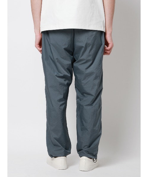 SUIT SQUARE（スーツスクエア）の「FLAT イージーパンツ ウォッシャブル UVカット 軽量 ナイロンワッシャー 無地 裾上げ済み（スラックス・メンズ・ブラック/ブルー・M/L）」の6枚目の写真