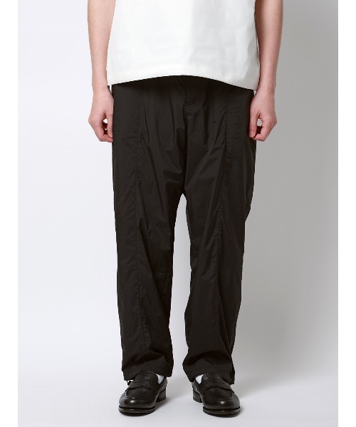 SUIT SQUARE（スーツスクエア）の「FLAT イージーパンツ ウォッシャブル UVカット 軽量 ナイロンワッシャー 無地 裾上げ済み（スラックス・メンズ・ブラック/ブルー・M/L）」の14枚目の写真