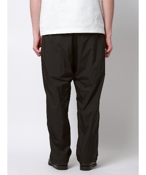 SUIT SQUARE（スーツスクエア）の「FLAT イージーパンツ ウォッシャブル UVカット 軽量 ナイロンワッシャー 無地 裾上げ済み（スラックス・メンズ・ブラック/ブルー・M/L）」の16枚目の写真