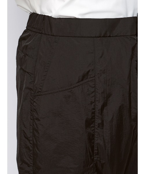 SUIT SQUARE（スーツスクエア）の「FLAT イージーパンツ ウォッシャブル UVカット 軽量 ナイロンワッシャー 無地 裾上げ済み（スラックス・メンズ・ブラック/ブルー・M/L）」の17枚目の写真