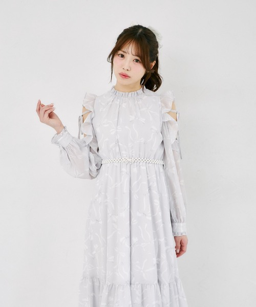 Suyunn（スユン）の「パールベルト付きリボン柄オープンフリルスリーブワンピース（ワンピース・レディース・ラベンダー/ブルー・M）」の17枚目の写真