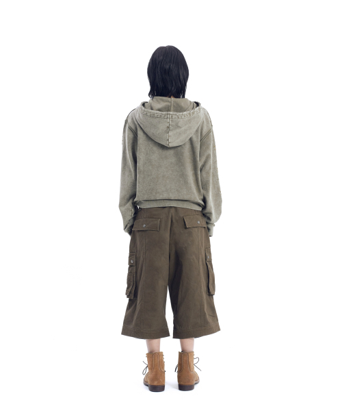 AAKAM(アーカム)の「Knee Pin-Tuck Bermuda Cargo Pants (Brown)(その他パンツ・レディース・その他・1/2)」の7枚目の写真
