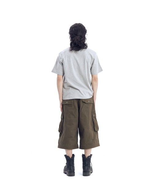 AAKAM(アーカム)の「Knee Pin-Tuck Bermuda Cargo Pants (Brown)(その他パンツ・レディース・その他・1/2)」の13枚目の写真