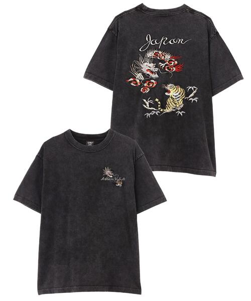 AVIREX(アヴィレックス)の「SOUVENIR T-SHIRT "TIGER & DRAGON" / スーベニア Tシャツ ”タイガー&ドラゴン” / AVIREX / アヴィレックス(Tシャツ/カットソー・メンズ・ブラック/ホワイト系2/ネイビー・L/M/2XL/XL)」の10枚目の写真