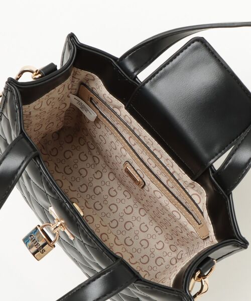 Guess(ゲス)の「RAMONA MINI TOTE ミニトート ショルダーバッグ(ショルダーバッグ・レディース・ブラック・ONE SIZE)」の14枚目の写真