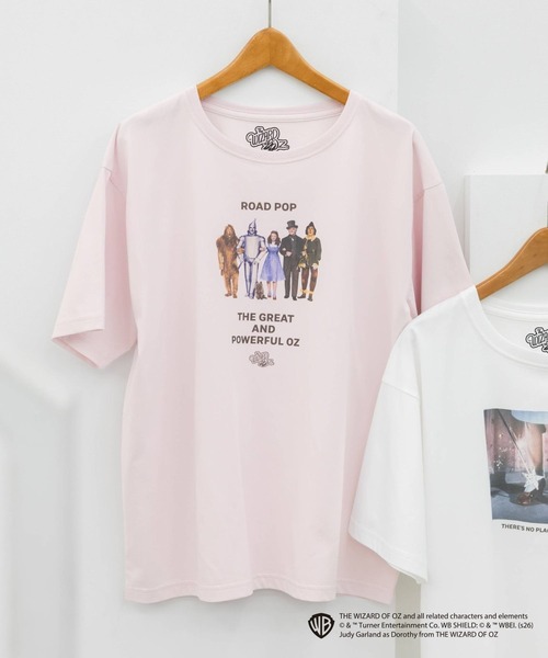 GLOBAL WORK(グローバルワーク)の「【オズの魔法使】ヘビロッTEEプリント半袖 / 660997(Tシャツ/カットソー・レディース・ベビーピンク/ホワイト系その他2/チャコールグレー/ホワイト・MEDIUM/LARGE)」の2枚目の写真