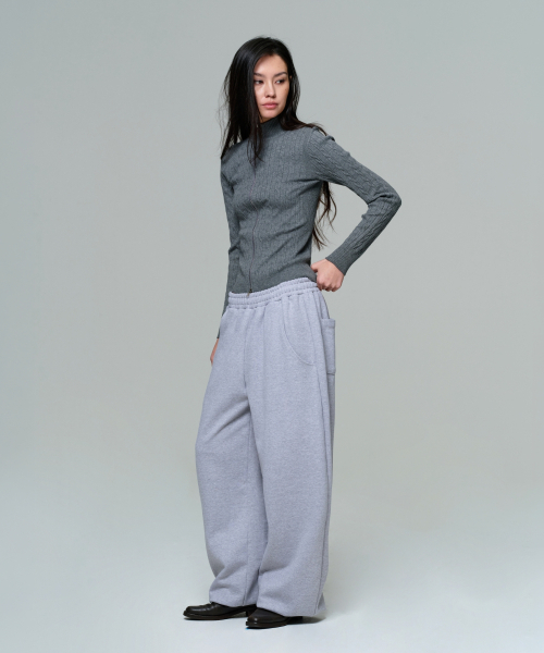 ERA(エラ)の「WOMEN FITTED CABLE ZIP KNIT - GRAY(ニット/セーター・レディース・グレー・OS)」の3枚目の写真