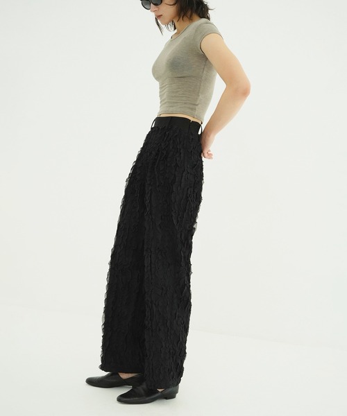 CLANE（クラネ）の「TOPSTITCHED FRILL STRAIGHT PANTS（その他パンツ・レディース・ブラック/アイボリー・2/1/0）」の8枚目の写真