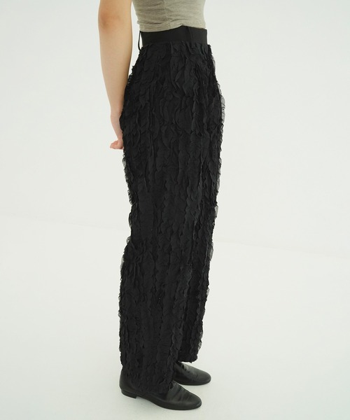 CLANE（クラネ）の「TOPSTITCHED FRILL STRAIGHT PANTS（その他パンツ・レディース・ブラック/アイボリー・2/1/0）」の3枚目の写真