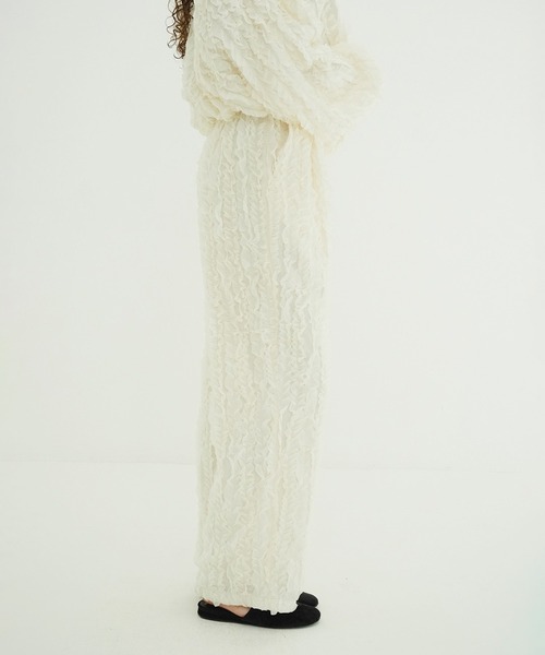 CLANE（クラネ）の「TOPSTITCHED FRILL STRAIGHT PANTS（その他パンツ・レディース・ブラック/アイボリー・2/1/0）」の11枚目の写真
