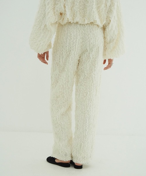 CLANE（クラネ）の「TOPSTITCHED FRILL STRAIGHT PANTS（その他パンツ・レディース・ブラック/アイボリー・2/1/0）」の12枚目の写真