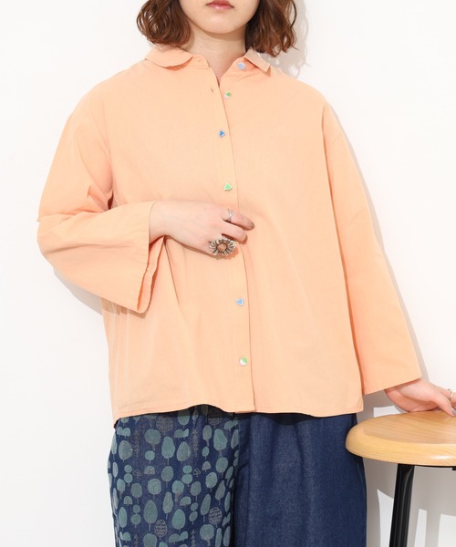 Emago(イマゴ)の「EMAGO カラフルボタンシャツ 長袖(シャツ/ブラウス・レディース・グリーン/オレンジ/アイボリー・FREE)」の21枚目の写真