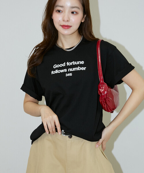 PUBLUX(パブリュクス)の「PUBLUX/パブリュクス フロッキー ロゴ Tシャツ 限定展開(Tシャツ/カットソー・レディース・ブラウン/ライトグレー/ブラック/ネイビー・フリ-)」の2枚目の写真