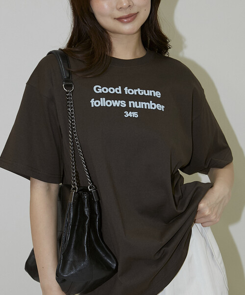PUBLUX(パブリュクス)の「PUBLUX/パブリュクス フロッキー ロゴ Tシャツ 限定展開(Tシャツ/カットソー・レディース・ブラウン/ライトグレー/ブラック/ネイビー・フリ-)」の5枚目の写真