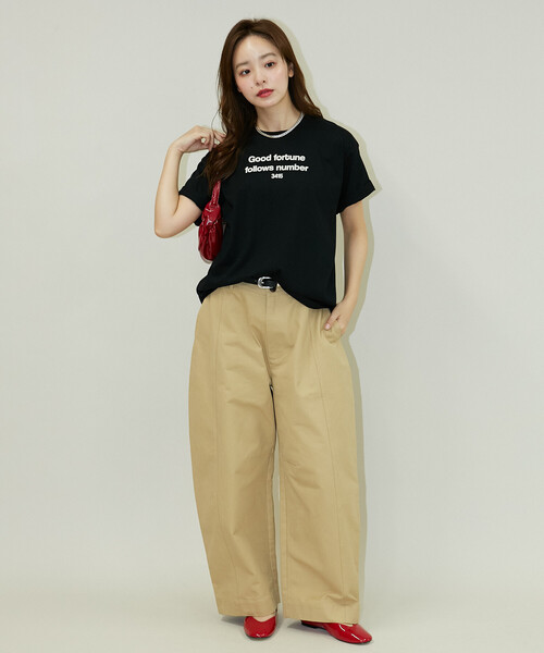 PUBLUX(パブリュクス)の「PUBLUX/パブリュクス フロッキー ロゴ Tシャツ 限定展開(Tシャツ/カットソー・レディース・ブラウン/ライトグレー/ブラック/ネイビー・フリ-)」の12枚目の写真