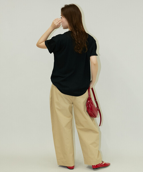 PUBLUX(パブリュクス)の「PUBLUX/パブリュクス フロッキー ロゴ Tシャツ 限定展開(Tシャツ/カットソー・レディース・ブラウン/ライトグレー/ブラック/ネイビー・フリ-)」の13枚目の写真