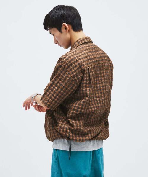 JOURNAL STANDARD（ジャーナルスタンダード）の「Airform / エアフォーム サッカー 半袖 シャツ（シャツ/ブラウス・メンズ・グレー/ブラウン/コバルトブルー/ネイビー・LARGE/MEDIUM）」の6枚目の写真