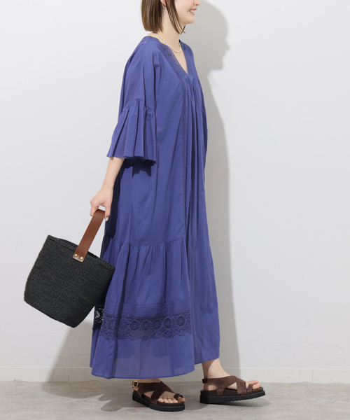 JOURNAL STANDARD relume(ジャーナルスタンダード レリューム)の「コットンボイルVネックレースワンピース(ワンピース・レディース・ブルー/ブラック・FREE)」の11枚目の写真