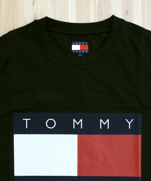 TOMMY HILFIGER(トミーヒルフィガー)の「TMJ レギュラーフィット ビッグフラッグ SS Tシャツ(Tシャツ/カットソー・メンズ・ブラック/ホワイト/ネイビー・XL/L/M)」の14枚目の写真