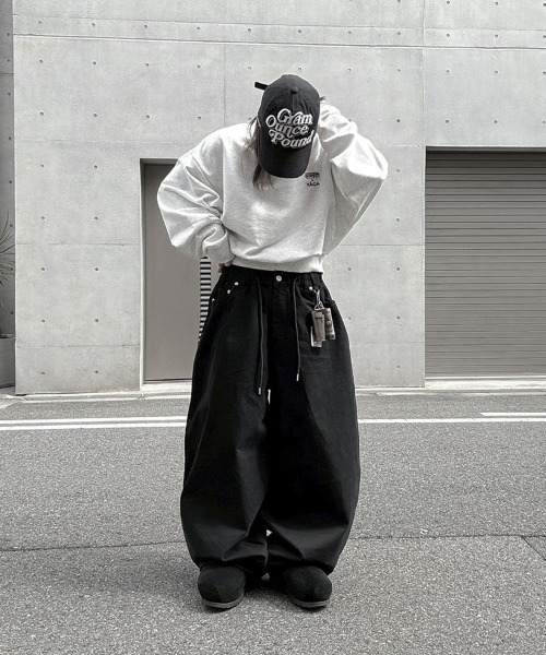 YACA(ヤーカ)の「Curved Balloon Pants/カーブバルーンパンツ【ユニセックス着用可能】(その他パンツ・レディース・ブラック/ブラウン/ライトベージュ・FREE)」の5枚目の写真