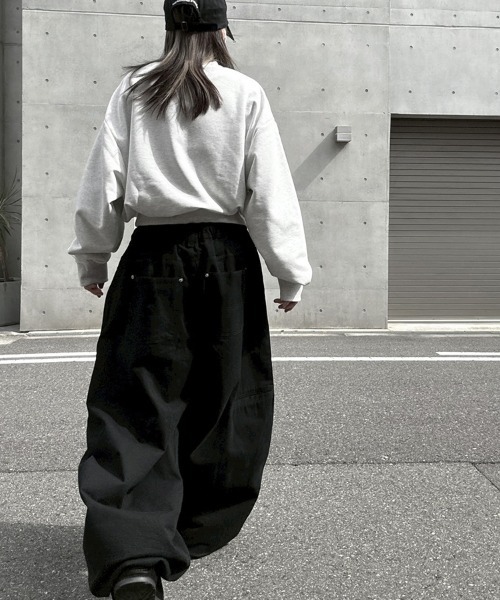 YACA(ヤーカ)の「Curved Balloon Pants/カーブバルーンパンツ【ユニセックス着用可能】(その他パンツ・レディース・ブラック/ブラウン/ライトベージュ・FREE)」の11枚目の写真