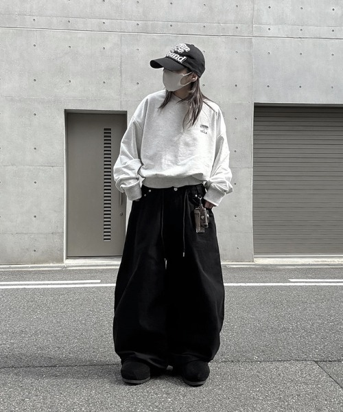 YACA(ヤーカ)の「Curved Balloon Pants/カーブバルーンパンツ【ユニセックス着用可能】(その他パンツ・レディース・ブラック/ブラウン/ライトベージュ・FREE)」の13枚目の写真