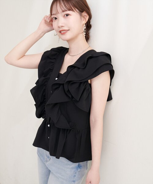natural couture(ナチュラルクチュール)の「〈Erikoコラボ〉ラッフルフリルペプラムブラウス(シャツ/ブラウス・レディース・ブラック/ライトベージュ/ドット/オフホワイト・FREE)」の13枚目の写真