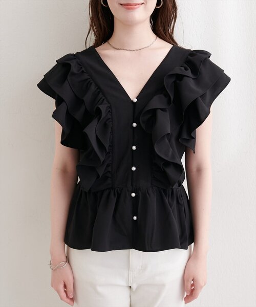 natural couture(ナチュラルクチュール)の「〈Erikoコラボ〉ラッフルフリルペプラムブラウス(シャツ/ブラウス・レディース・ブラック/ライトベージュ/ドット/オフホワイト・FREE)」の15枚目の写真