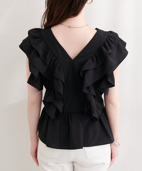 natural couture(ナチュラルクチュール)の「〈Erikoコラボ〉ラッフルフリルペプラムブラウス(シャツ/ブラウス・レディース・ブラック/ライトベージュ/ドット/オフホワイト・FREE)」の17枚目の写真
