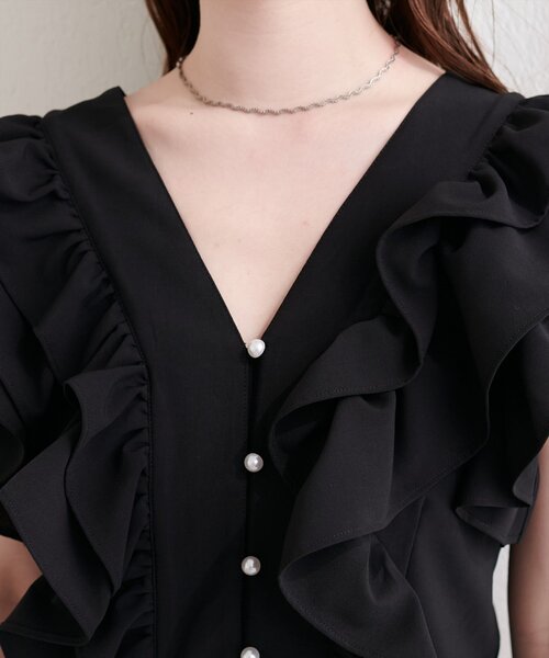 natural couture(ナチュラルクチュール)の「〈Erikoコラボ〉ラッフルフリルペプラムブラウス(シャツ/ブラウス・レディース・ブラック/ライトベージュ/ドット/オフホワイト・FREE)」の18枚目の写真
