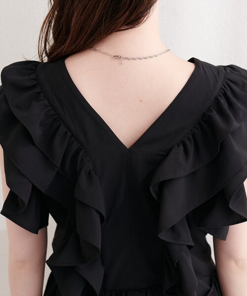 natural couture(ナチュラルクチュール)の「〈Erikoコラボ〉ラッフルフリルペプラムブラウス(シャツ/ブラウス・レディース・ブラック/ライトベージュ/ドット/オフホワイト・FREE)」の19枚目の写真