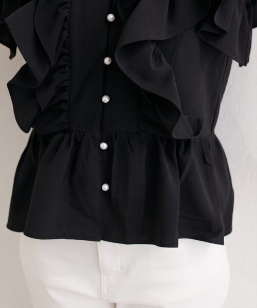 natural couture(ナチュラルクチュール)の「〈Erikoコラボ〉ラッフルフリルペプラムブラウス(シャツ/ブラウス・レディース・ブラック/ライトベージュ/ドット/オフホワイト・FREE)」の21枚目の写真