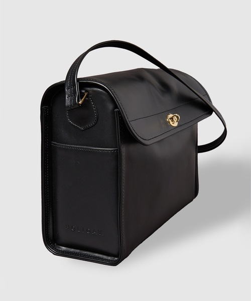HOLIDAY（ホリデイ）の「LEATHER FLAP BAG M レザーフラックバッグM（ショルダーバッグ・レディース・ブラック・ONE SIZE）」の2枚目の写真