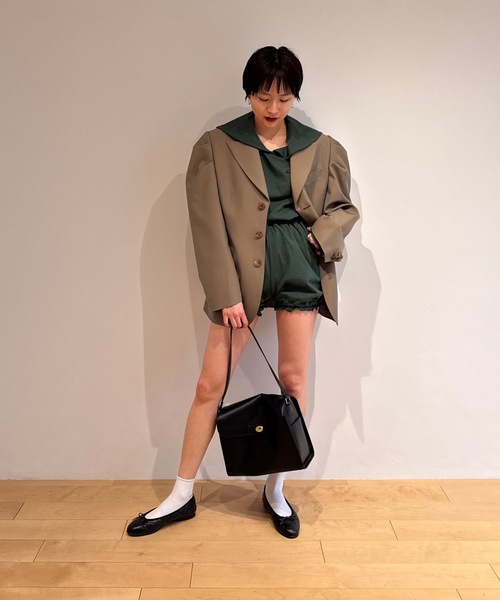 HOLIDAY（ホリデイ）の「LEATHER FLAP BAG M レザーフラックバッグM（ショルダーバッグ・レディース・ブラック・ONE SIZE）」の9枚目の写真